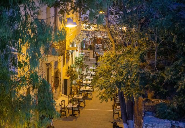 Apartment in Athens - Superb Central Athens Suite with Rooftop – Perfect for 5 Guests, 85sqm Apartment in Athens - Superb Central Athens Suite with Rooftop – Perfect for 5 Guests, 85sqm