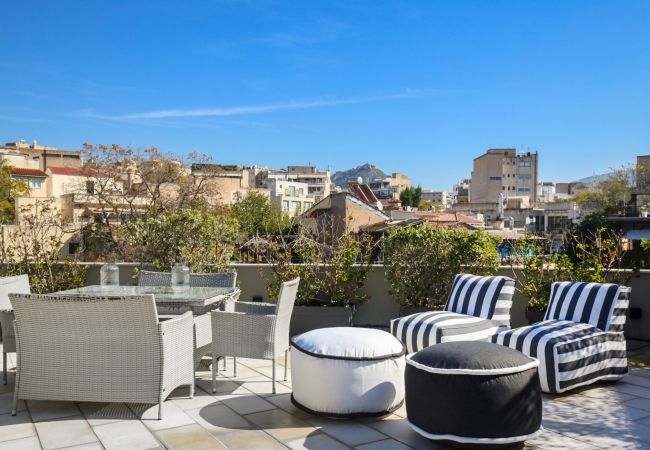 Apartment in Athens - Superb Central Athens Suite with Rooftop – Perfect for 5 Guests, 85sqm Apartment in Athens - Superb Central Athens Suite with Rooftop – Perfect for 5 Guests, 85sqm