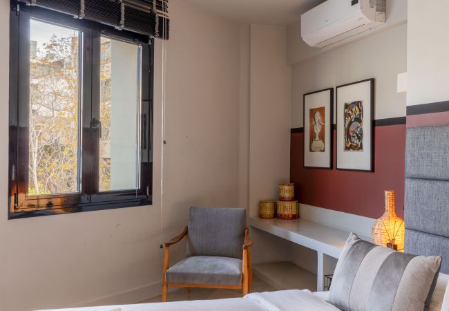 Apartment in Athens - Superb Central Athens Suite with Rooftop – Perfect for 5 Guests, 85sqm Apartment in Athens - Superb Central Athens Suite with Rooftop – Perfect for 5 Guests, 85sqm