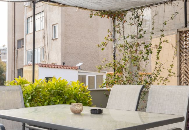 Apartment in Athens - Superb Central Athens Suite with Rooftop – Perfect for 5 Guests, 85sqm Apartment in Athens - Superb Central Athens Suite with Rooftop – Perfect for 5 Guests, 85sqm