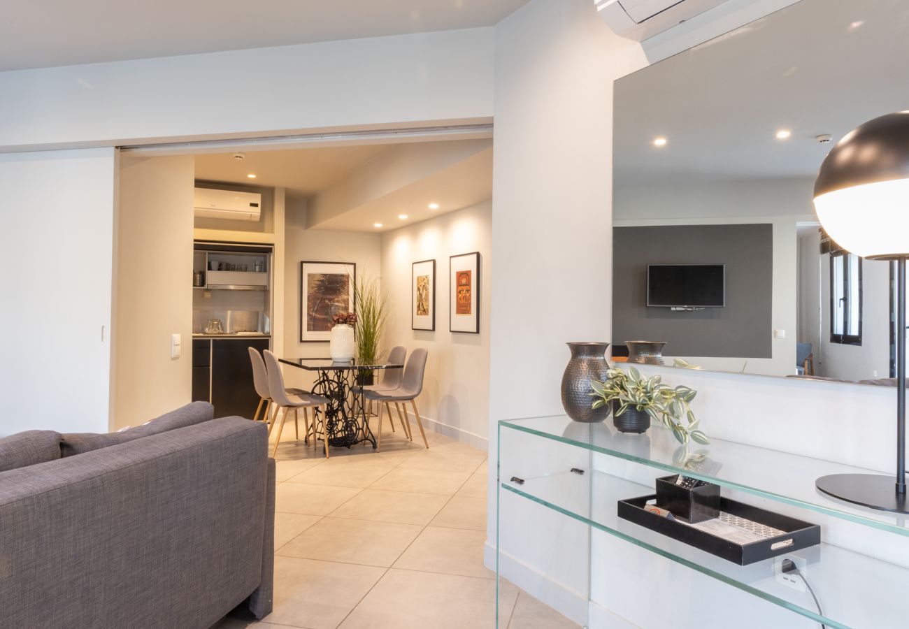 Apartment in Athens - Superb Central Athens Suite with Rooftop – Perfect for 5 Guests, 85sqm