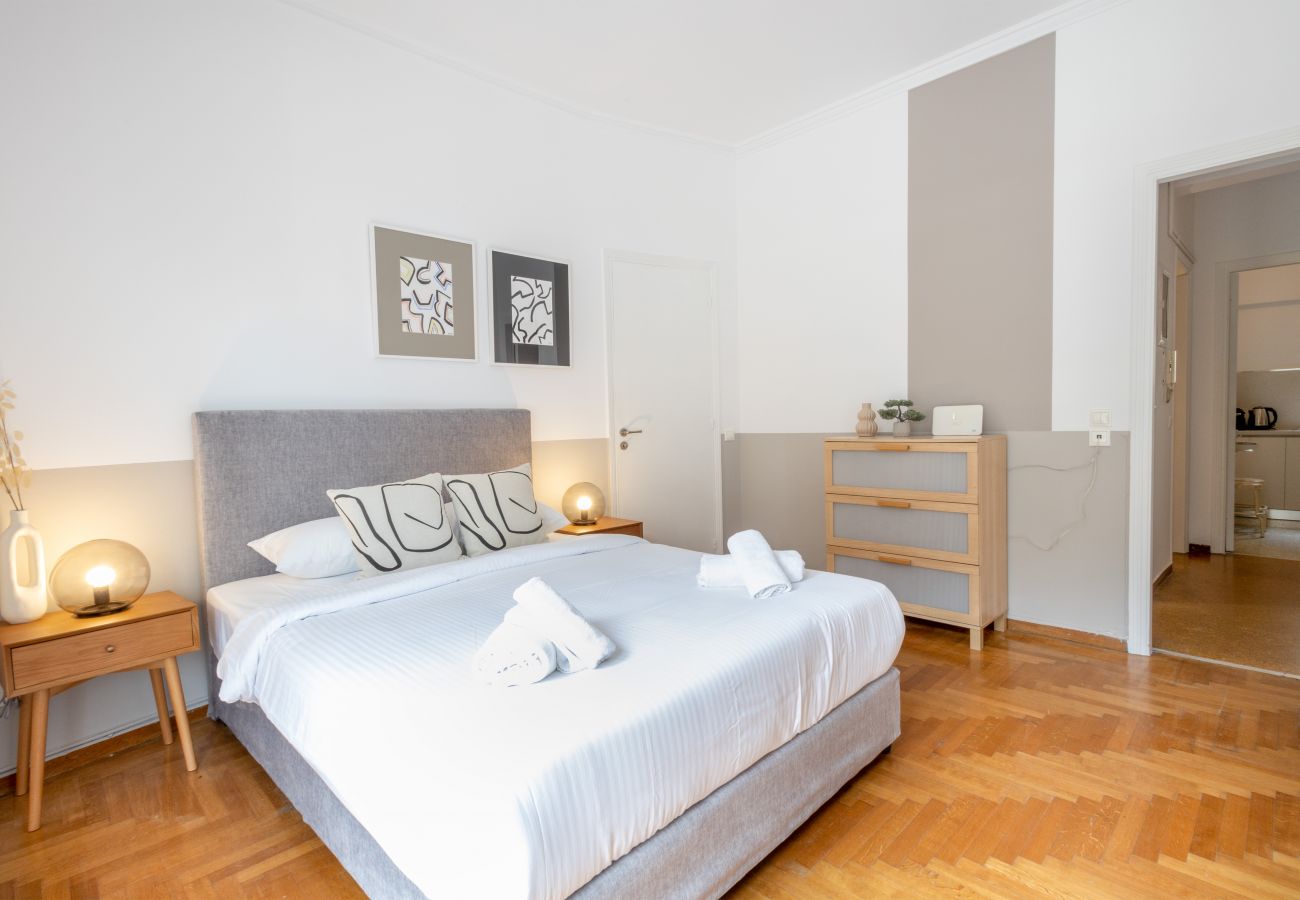 Apartment in Athens - Spacious High-Ceiling 2-Bedroom by Acropolis Museum