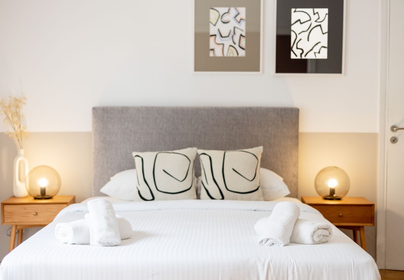 Apartment in Athens - Spacious High-Ceiling 2-Bedroom by Acropolis Museum