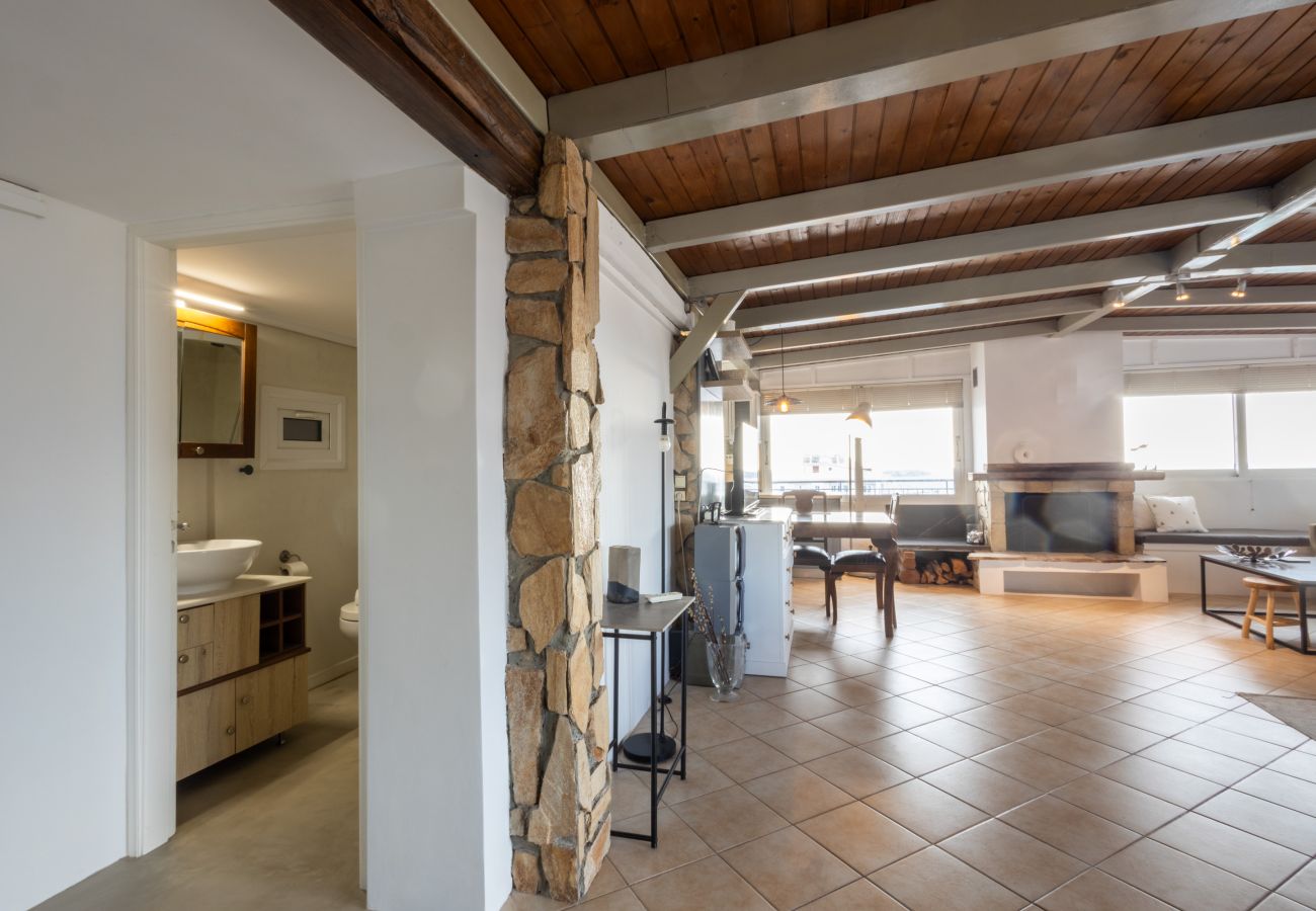 Apartment in Voula - Sunny Loft with a Panoramic View
