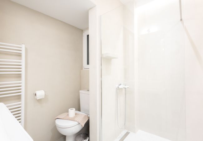 Apartment in Glyfada - Charming Seaside Apartment | Elegant 2BR in Glyfada Apartment in Glyfada - Charming Seaside Apartment | Elegant 2BR in Glyfada