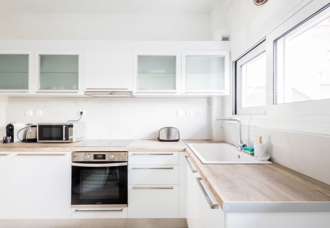 Apartment in Glyfada - Charming Seaside Apartment | Elegant 2BR in Glyfada Apartment in Glyfada - Charming Seaside Apartment | Elegant 2BR in Glyfada