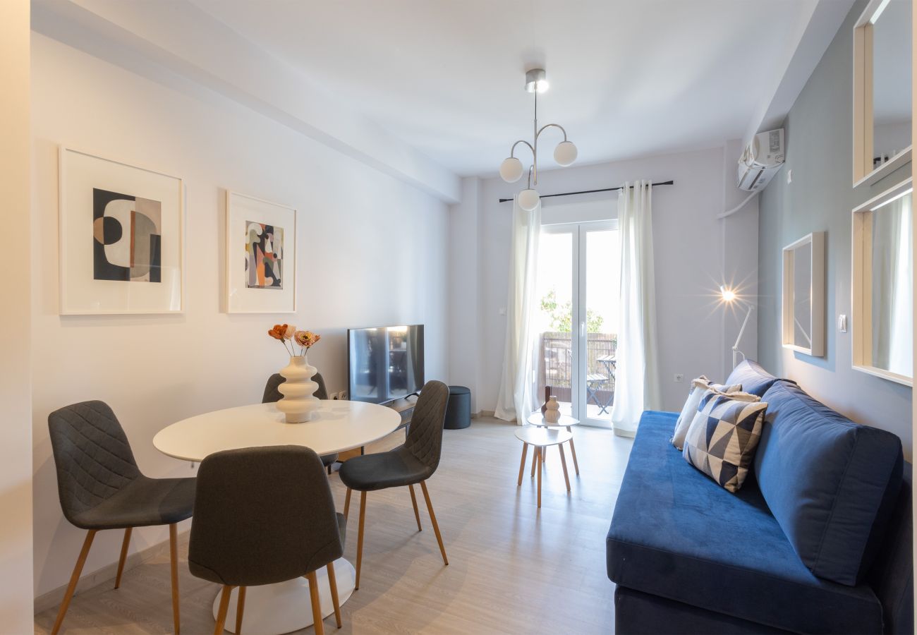 Apartment in Athens - Sunlit Serenity: Cozy 1bdrm Escape in Athens