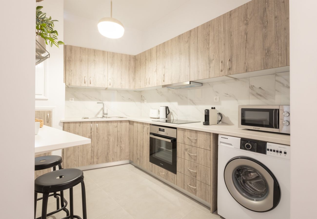 Apartment in Athens - Sunlit Serenity: Cozy 1bdrm Escape in Athens