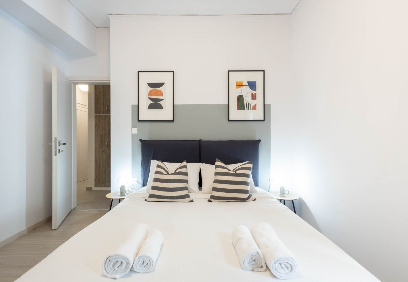 Apartment in Athens - Sunlit Serenity: Cozy 1bdrm Escape in Athens