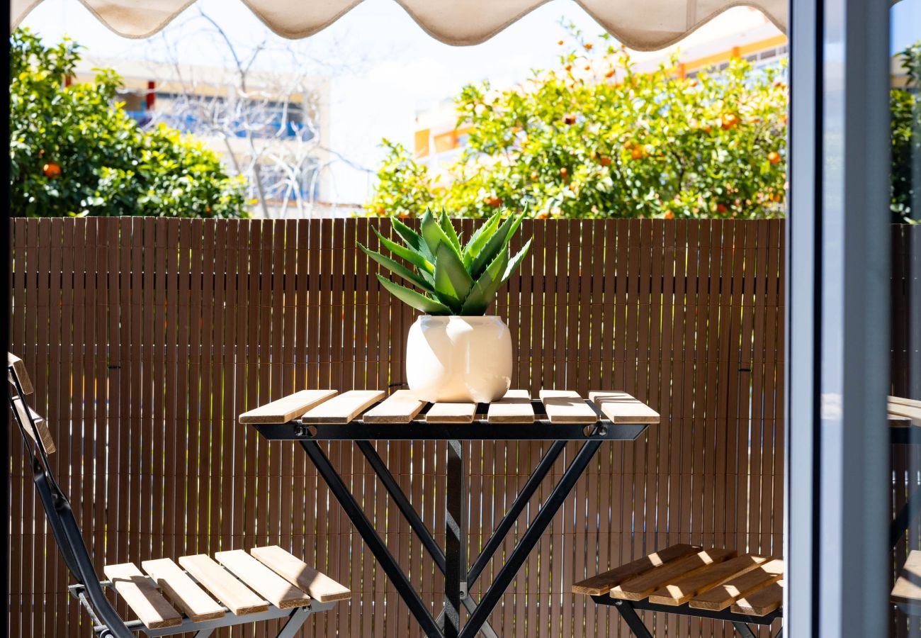 Apartment in Athens - Sunlit Serenity: Cozy 1bdrm Escape in Athens
