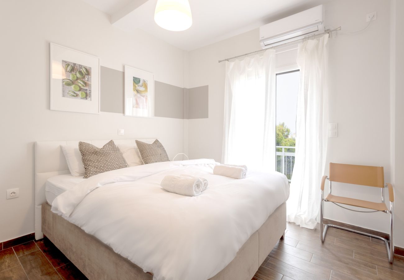 Apartment in Voula - Luxury Beachfront 2-Bedroom Stay in Voula