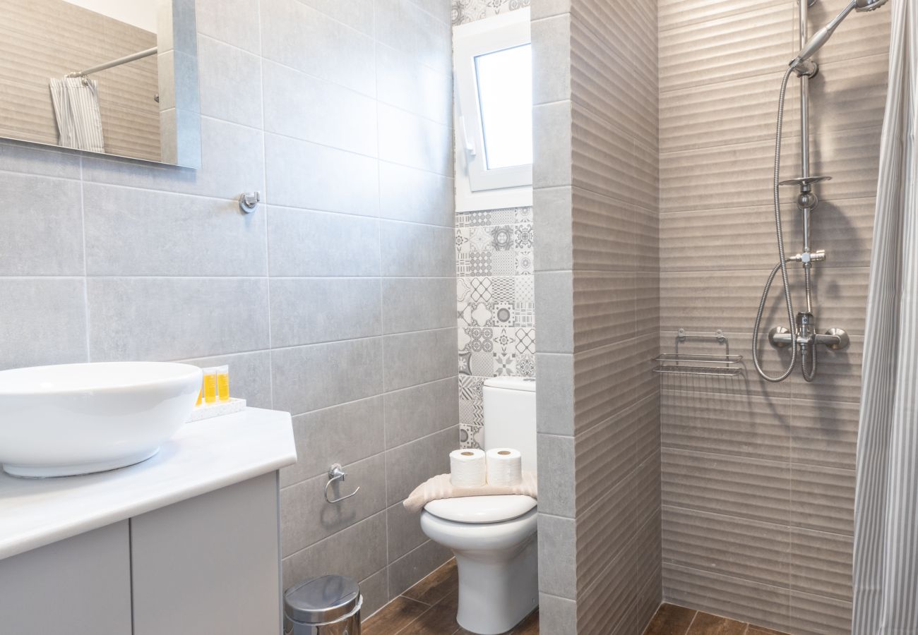 Apartment in Voula - Luxury Beachfront 2-Bedroom Stay in Voula