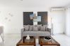 Apartment in Alimos - Elegant Coastal Haven: Fully Renovated 3-Bedroom Apartment Apartment in Alimos - Elegant Coastal Haven: Fully Renovated 3-Bedroom Apartment