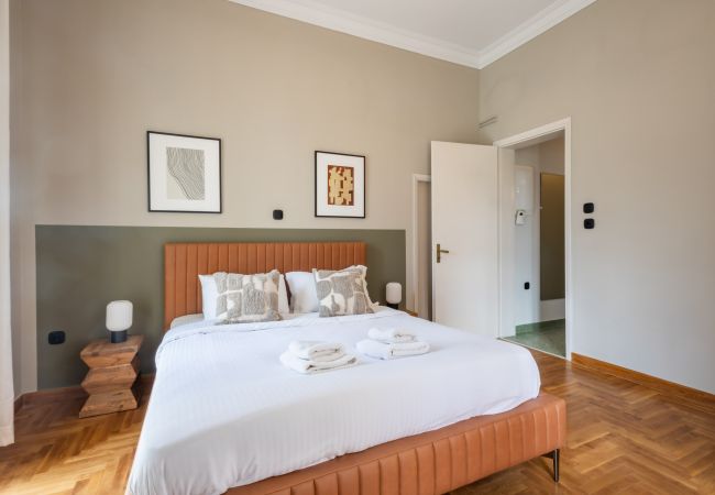 Apartment in Athens - Acropolis View 3-Bdrm with Rooftop Garden & Jacuzzi Apartment in Athens - Acropolis View 3-Bdrm with Rooftop Garden & Jacuzzi
