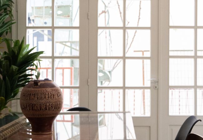 Apartment in Athens - Vintage Acropolis Retreat: Charming 3-Bdrm in Koukaki Apartment in Athens - Vintage Acropolis Retreat: Charming 3-Bdrm in Koukaki