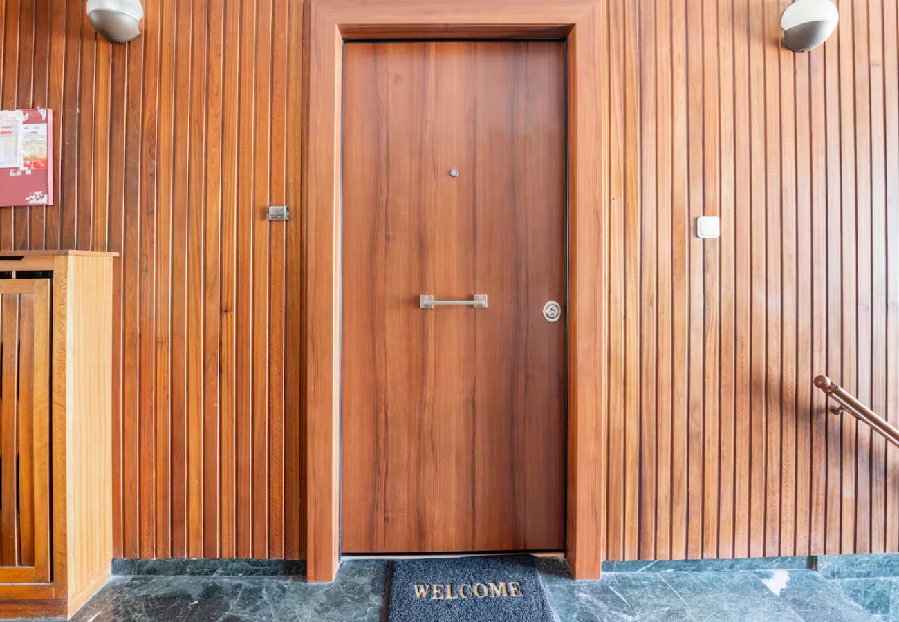 Apartment in Athens - Athenian Entertainment & Relaxation Hub