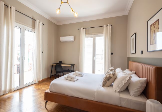 Apartment in Athens - Acropolis Luxe Retreat 15 ppl 6 bdrm Neoclassical Home w/ Jacuzzi & Rooftop Apartment in Athens - Acropolis Luxe Retreat 15 ppl 6 bdrm Neoclassical Home w/ Jacuzzi & Rooftop