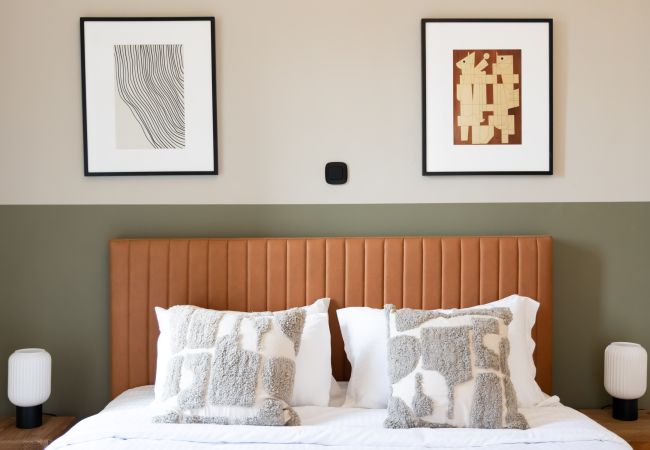 Apartment in Athens - Acropolis Luxe Retreat 15 ppl 6 bdrm Neoclassical Home w/ Jacuzzi & Rooftop Apartment in Athens - Acropolis Luxe Retreat 15 ppl 6 bdrm Neoclassical Home w/ Jacuzzi & Rooftop