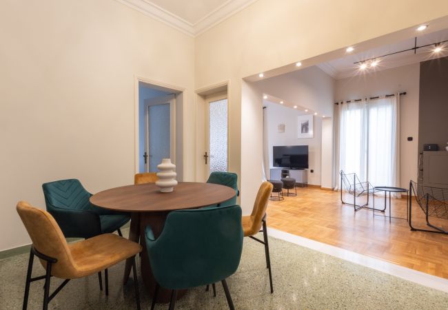 Apartment in Athens - Acropolis Luxe Retreat 15 ppl 6 bdrm Neoclassical Home w/ Jacuzzi & Rooftop Apartment in Athens - Acropolis Luxe Retreat 15 ppl 6 bdrm Neoclassical Home w/ Jacuzzi & Rooftop