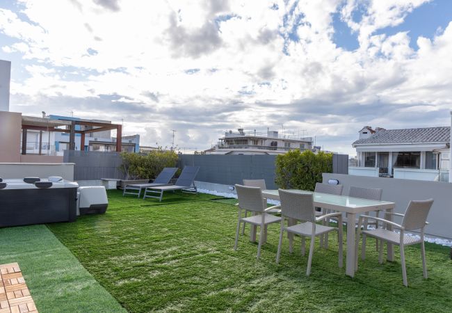 Apartment in Athens - Acropolis Luxe Retreat 15 ppl 6 bdrm Neoclassical Home w/ Jacuzzi & Rooftop Apartment in Athens - Acropolis Luxe Retreat 15 ppl 6 bdrm Neoclassical Home w/ Jacuzzi & Rooftop