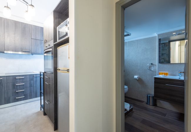 Apartment in Piraeus - Kastella Waves: Chic 2-Bedroom Getaway Apartment in Piraeus - Kastella Waves: Chic 2-Bedroom Getaway