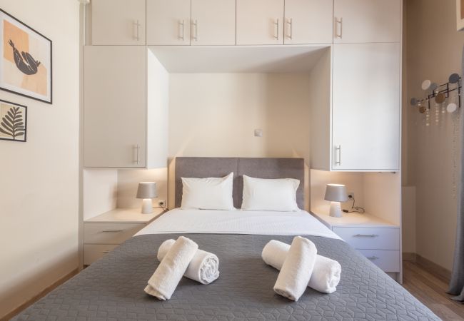 Apartment in Piraeus - Kastella Waves: Chic 2-Bedroom Getaway Apartment in Piraeus - Kastella Waves: Chic 2-Bedroom Getaway