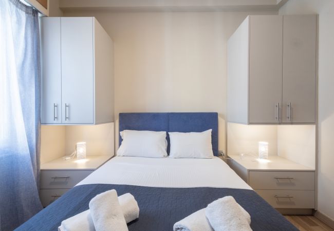 Apartment in Piraeus - Kastella Waves: Chic 2-Bedroom Getaway Apartment in Piraeus - Kastella Waves: Chic 2-Bedroom Getaway