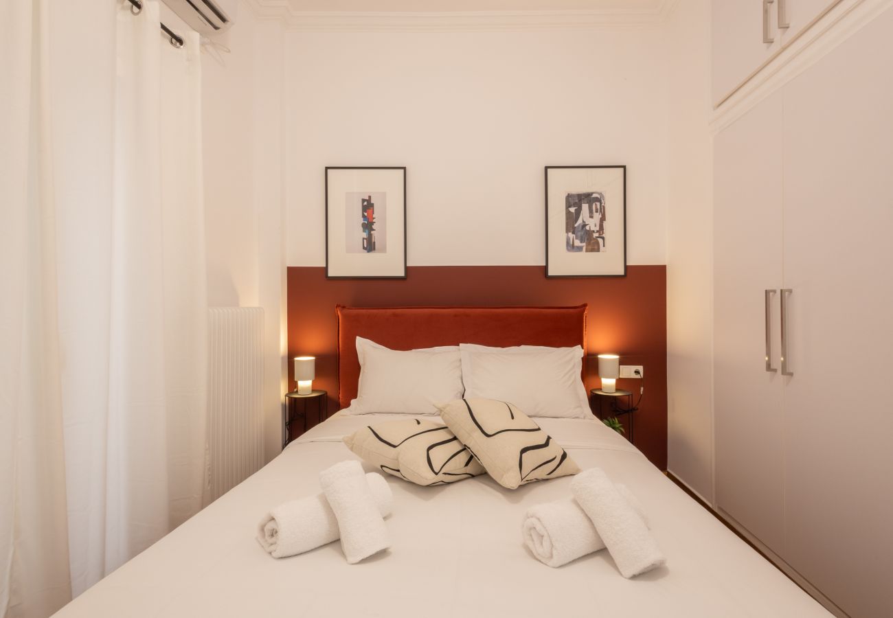 Apartment in Athens - Fresh 2 bdrm Apt in Koukaki