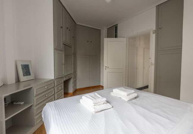 Apartment in Athens - Massive 2-Apartment Combo | Unbeatable Acropolis Views | Sleeps 9 Apartment in Athens - Massive 2-Apartment Combo | Unbeatable Acropolis Views | Sleeps 9
