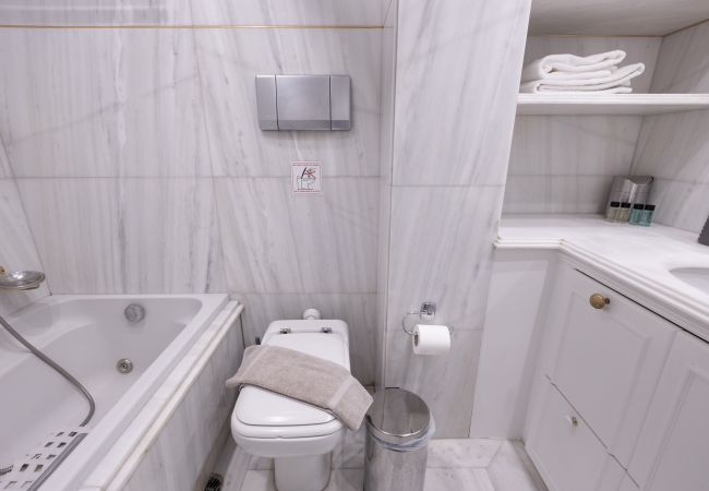 Apartment in Athens - Massive 2-Apartment Combo | Unbeatable Acropolis Views | Sleeps 9 Apartment in Athens - Massive 2-Apartment Combo | Unbeatable Acropolis Views | Sleeps 9
