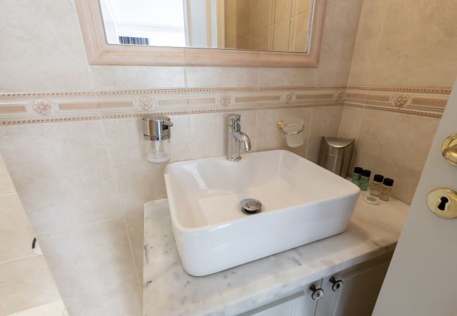 Apartment in Athens - Massive 2-Apartment Combo | Unbeatable Acropolis Views | Sleeps 9 Apartment in Athens - Massive 2-Apartment Combo | Unbeatable Acropolis Views | Sleeps 9