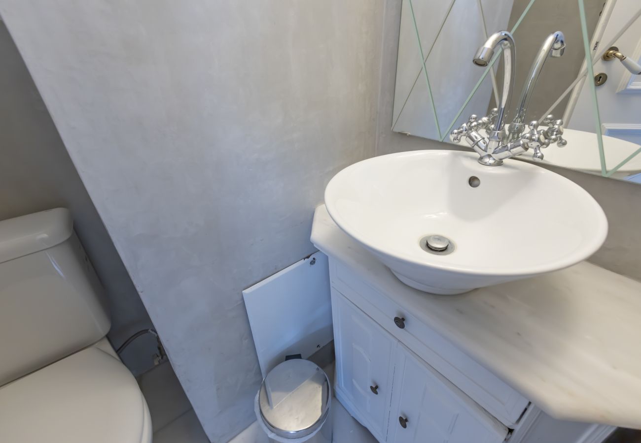 Apartment in Athens - Massive 2-Apartment Combo | Unbeatable Acropolis Views | Sleeps 9