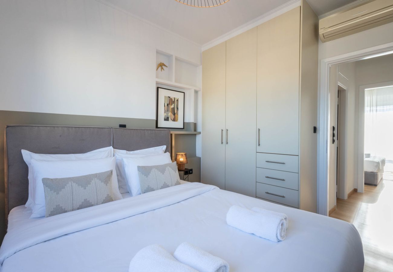 Apartment in Athens - Acropolis Sky Retreat | Jacuzzi & 3BR Maisonette