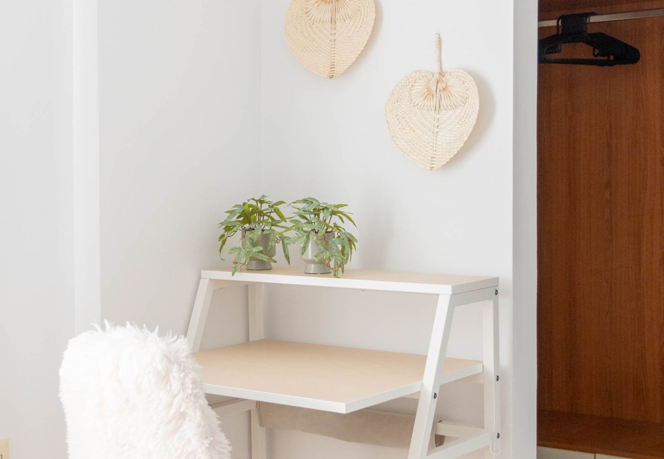 Apartment in Athens - Acropolis Sky Retreat | Jacuzzi & 3BR Maisonette