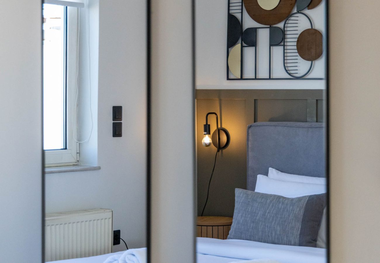 Apartment in Athens - Acropolis Sky Retreat | Jacuzzi & 3BR Maisonette