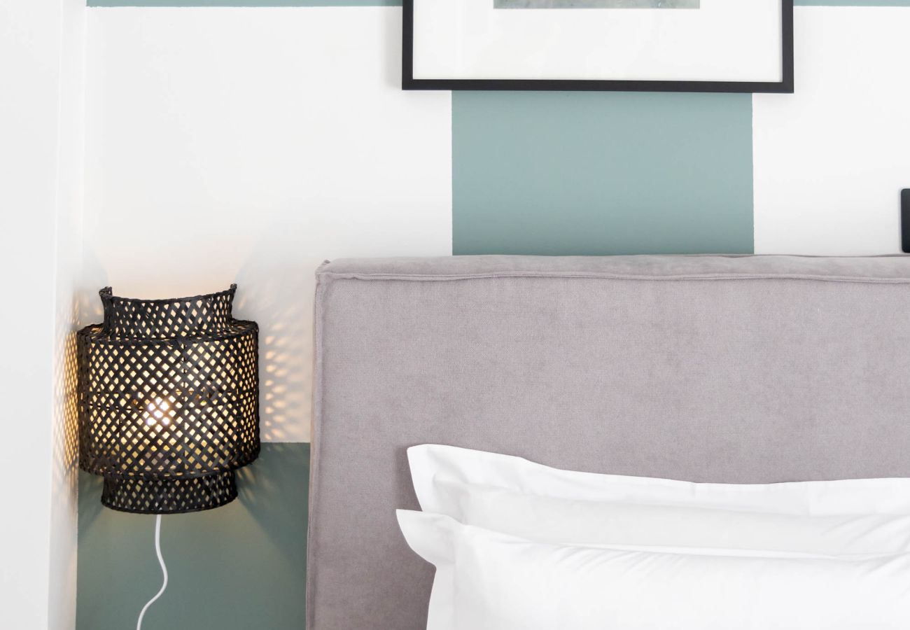 Apartment in Athens - Acropolis Sky Retreat | Jacuzzi & 3BR Maisonette