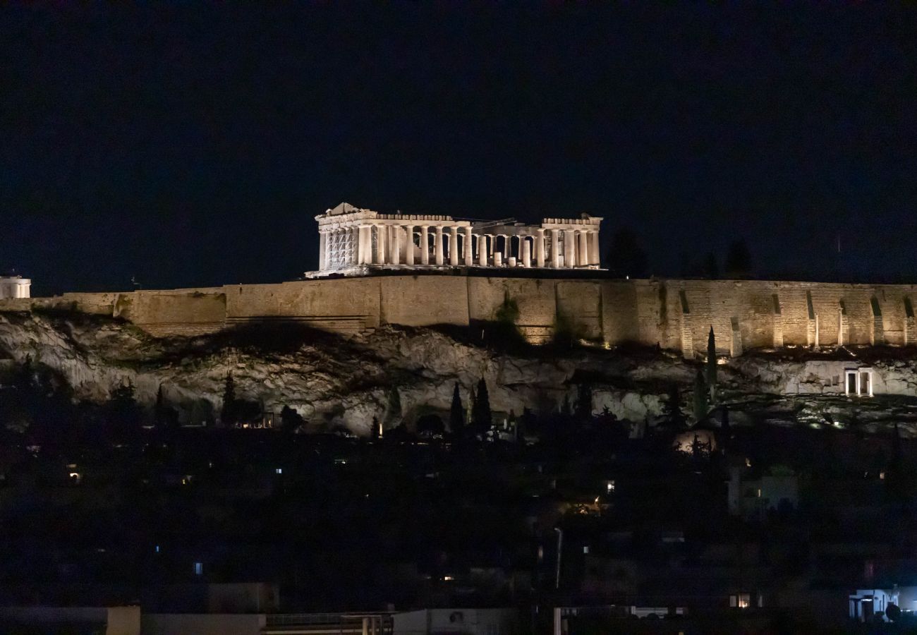 Apartment in Athens - Acropolis Sky Retreat | Jacuzzi & 3BR Maisonette