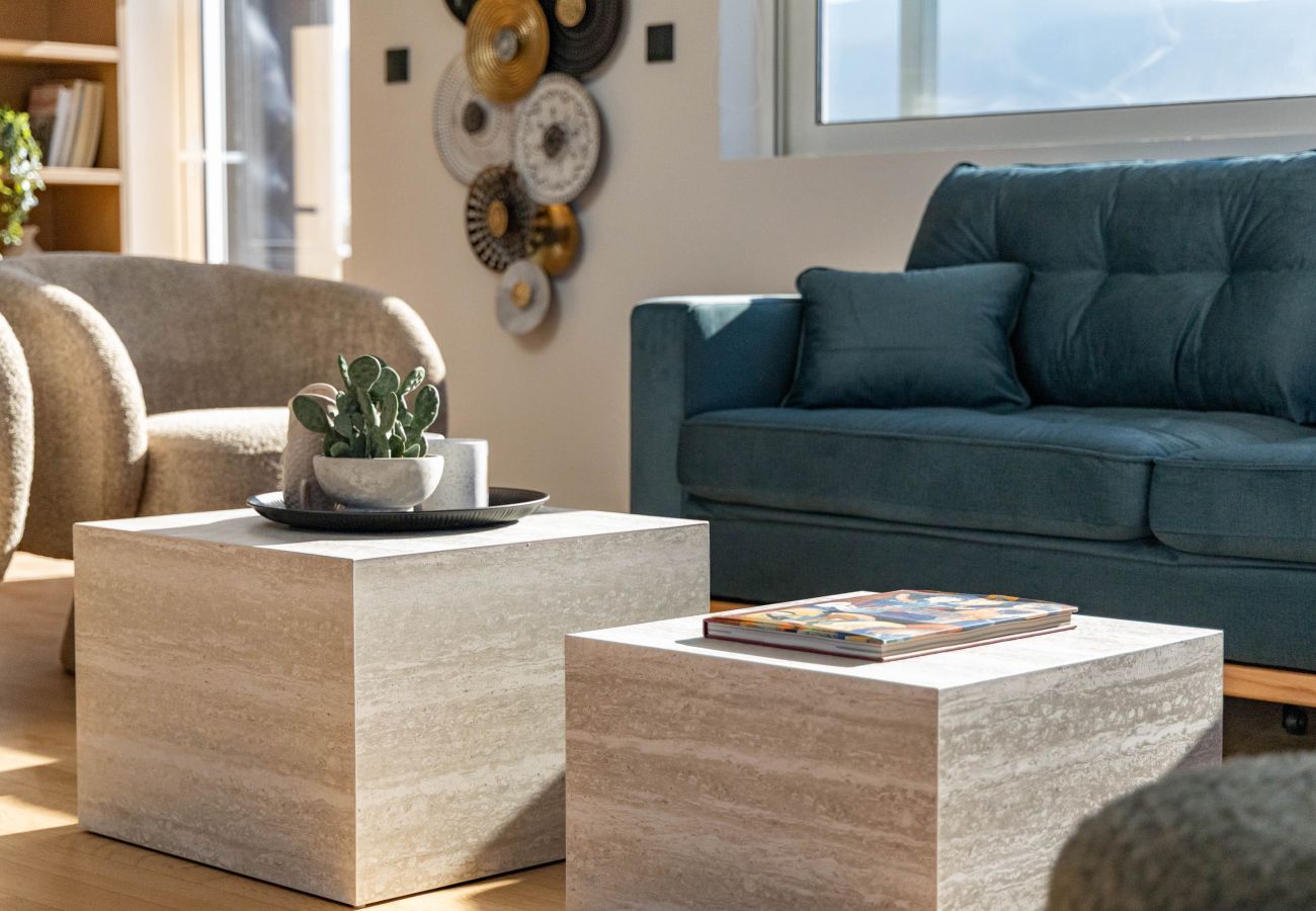 Apartment in Athens - Acropolis Sky Retreat | Jacuzzi & 3BR Maisonette